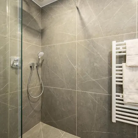 Daire Superbe Entierement Renove - 50m Croisette *